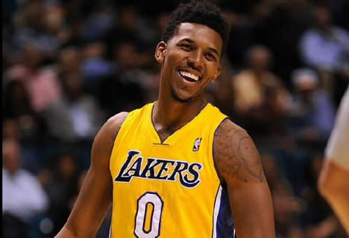 意甲争冠进入胶着阶段