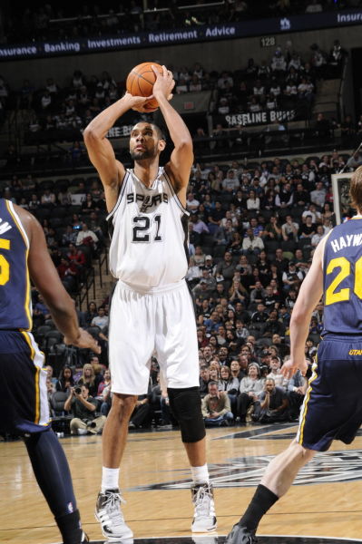 疑似手球没判！辽宁队员围住裁判，辽宁教练抗议染红！