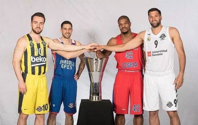 据天空体育和The Athletic后续报道，他今早与杰森·威尔科克斯和奥马尔·贝拉达会面时被告知解除职务。