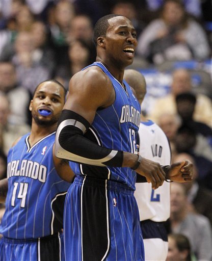 武汉三镇球员邓涵文离队加盟云南玉昆，结束本赛季征程。