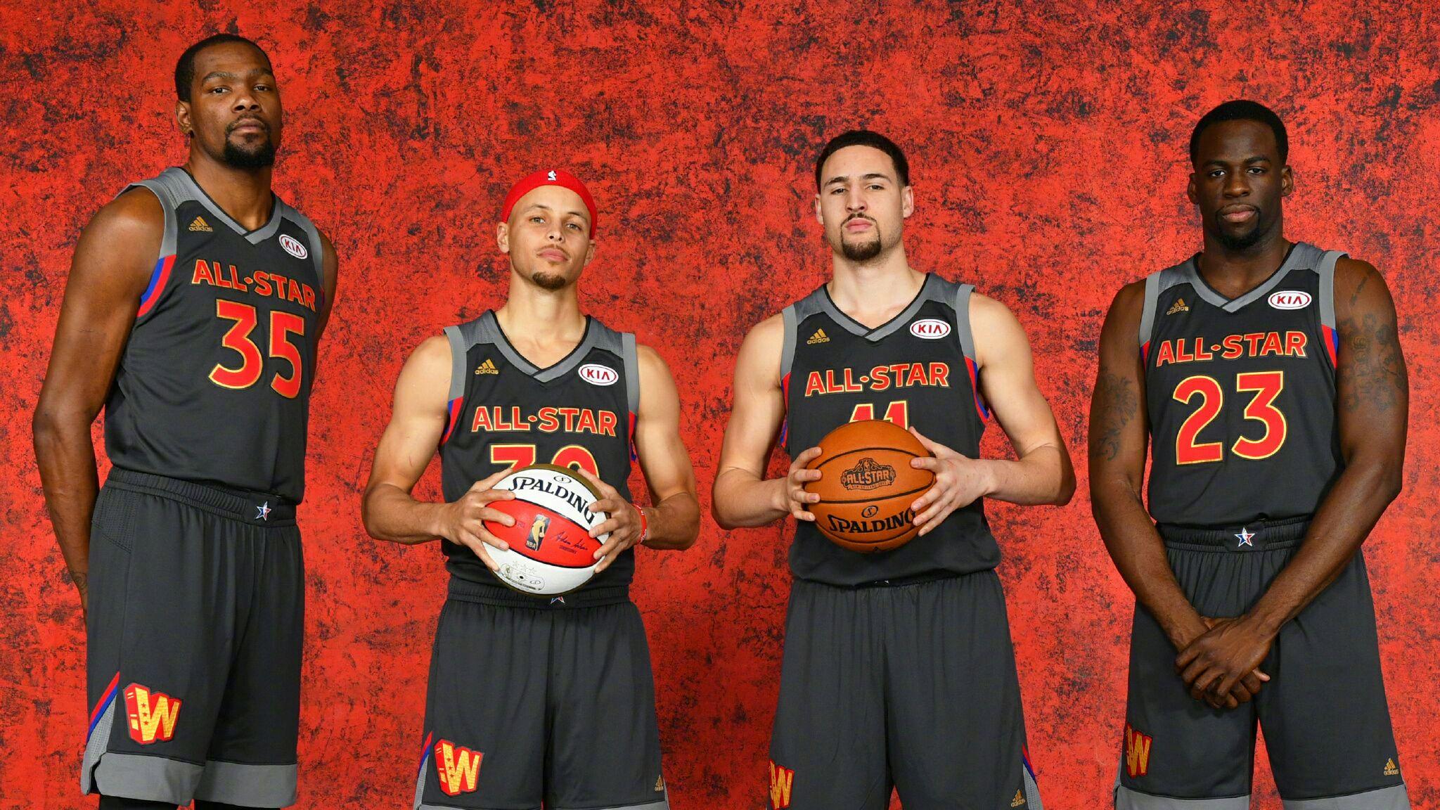 技术日渐精妙呀！字母哥背打转身后仰 皮球划过美妙弧线稳稳落袋