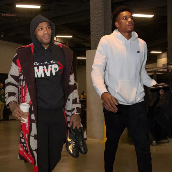 每体：巴萨不着急让奥尔莫复出，不接受手术以免缺阵4个月