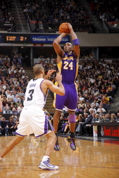 手游文案策划秘籍：构建独特的游戏世界观