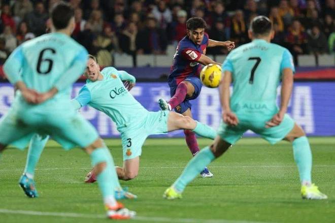 足球比赛中如何保持体能？